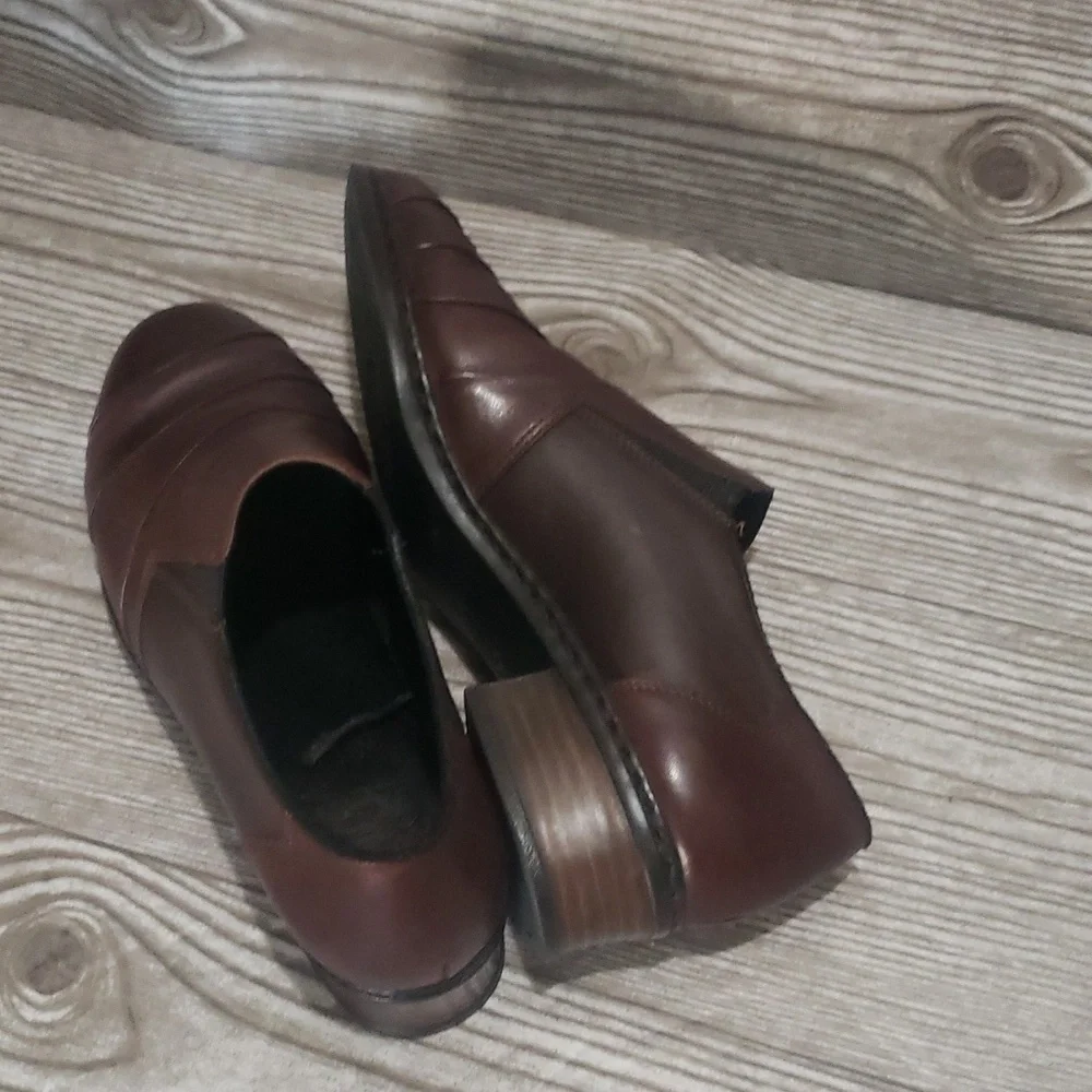 Rieker brown low heel woman loafers size 7.5